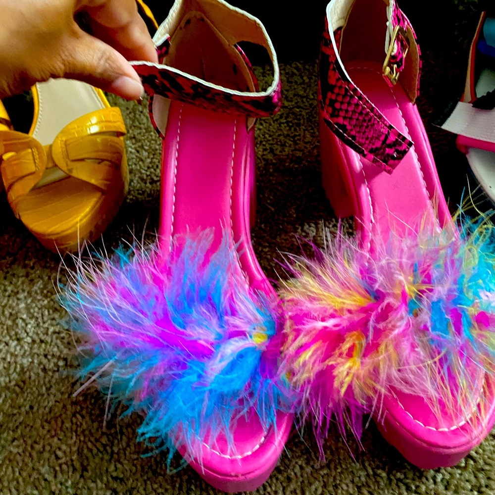 Guess, BEBE ALDO, Jordan etc lots of fun colors